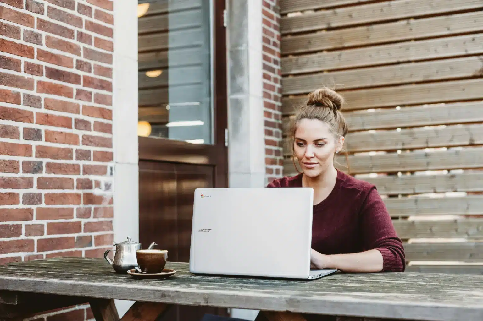 Access-Laptops-From-America-ASAP-With-PostFromUS-1536x1022