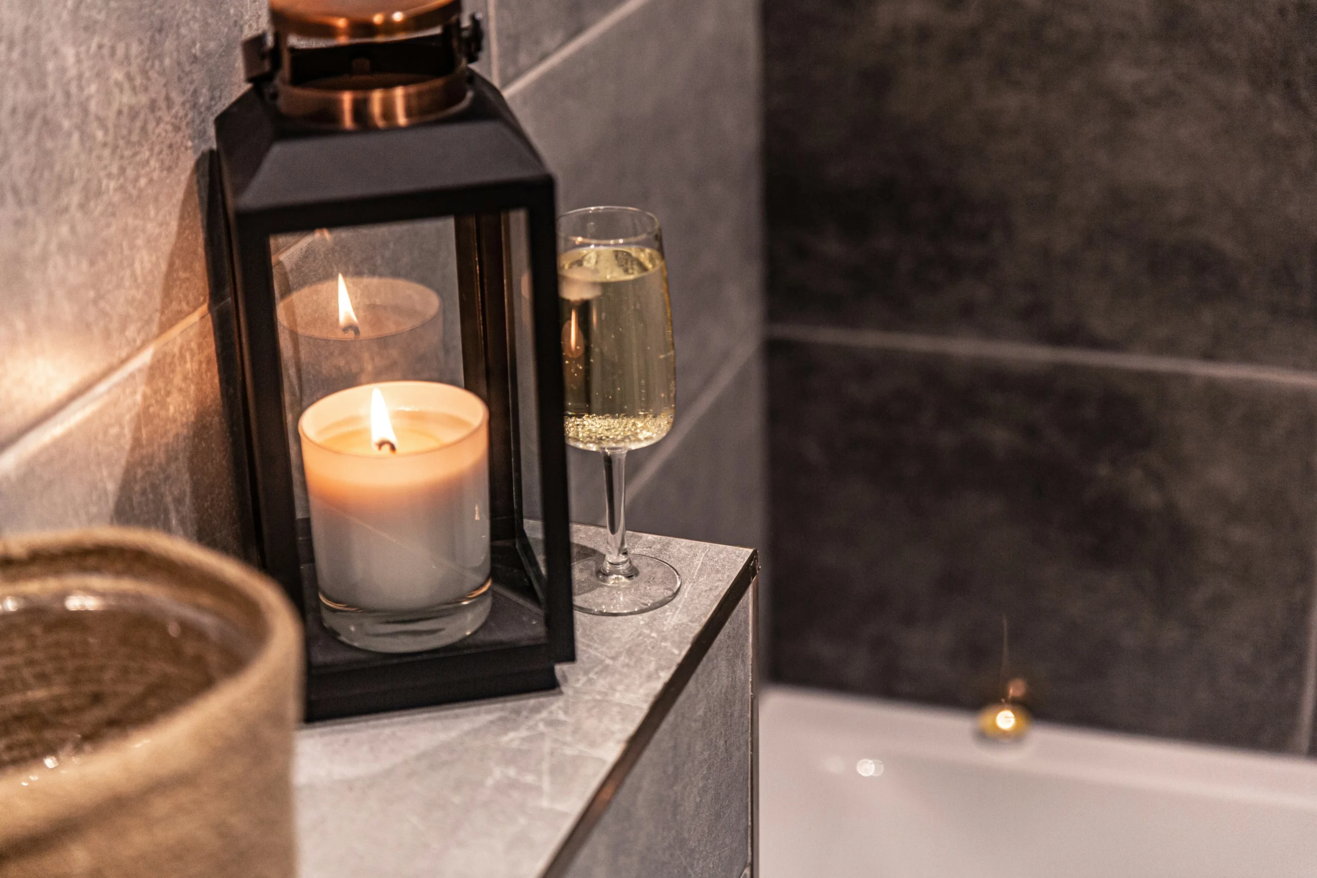 Relaxing-Candles-For-Bubble-Baths-3-scaled