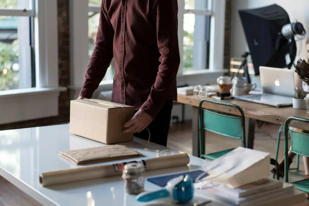 Tips-for-Reducing-the-Cost-of-Postage-to-Hawaii-1024x684 (1)