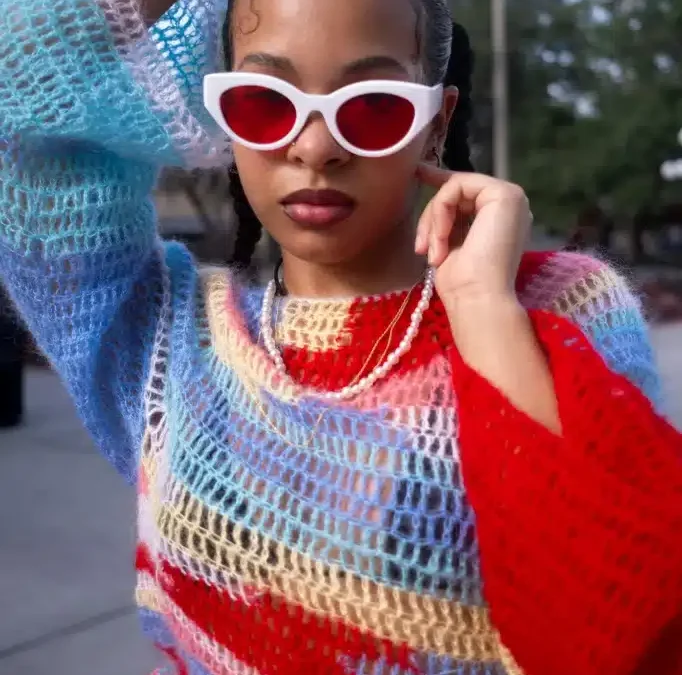 Trendy Y2K Sweaters: Ship to Your Doorstep