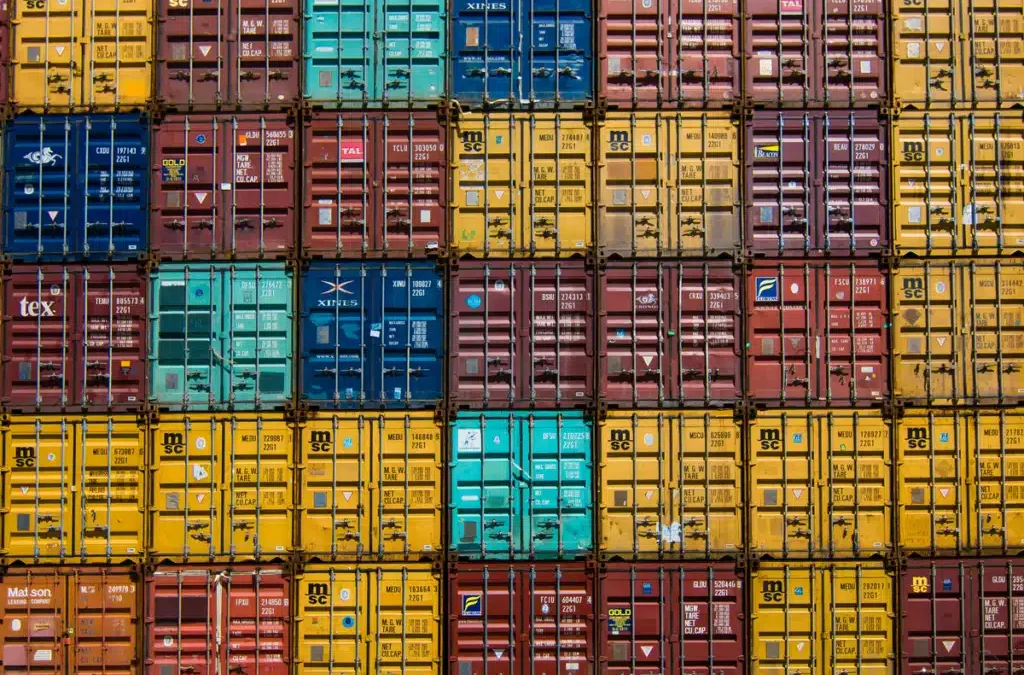 Shipping Boxes Overseas: Tips & Tricks