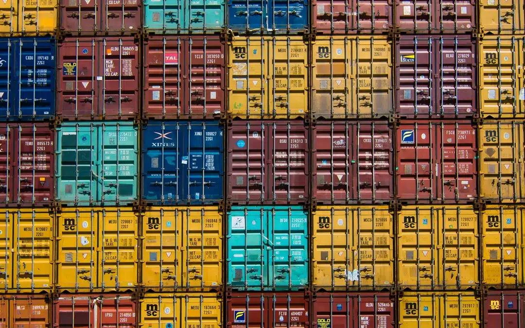 Shipping Boxes Overseas: Tips & Tricks