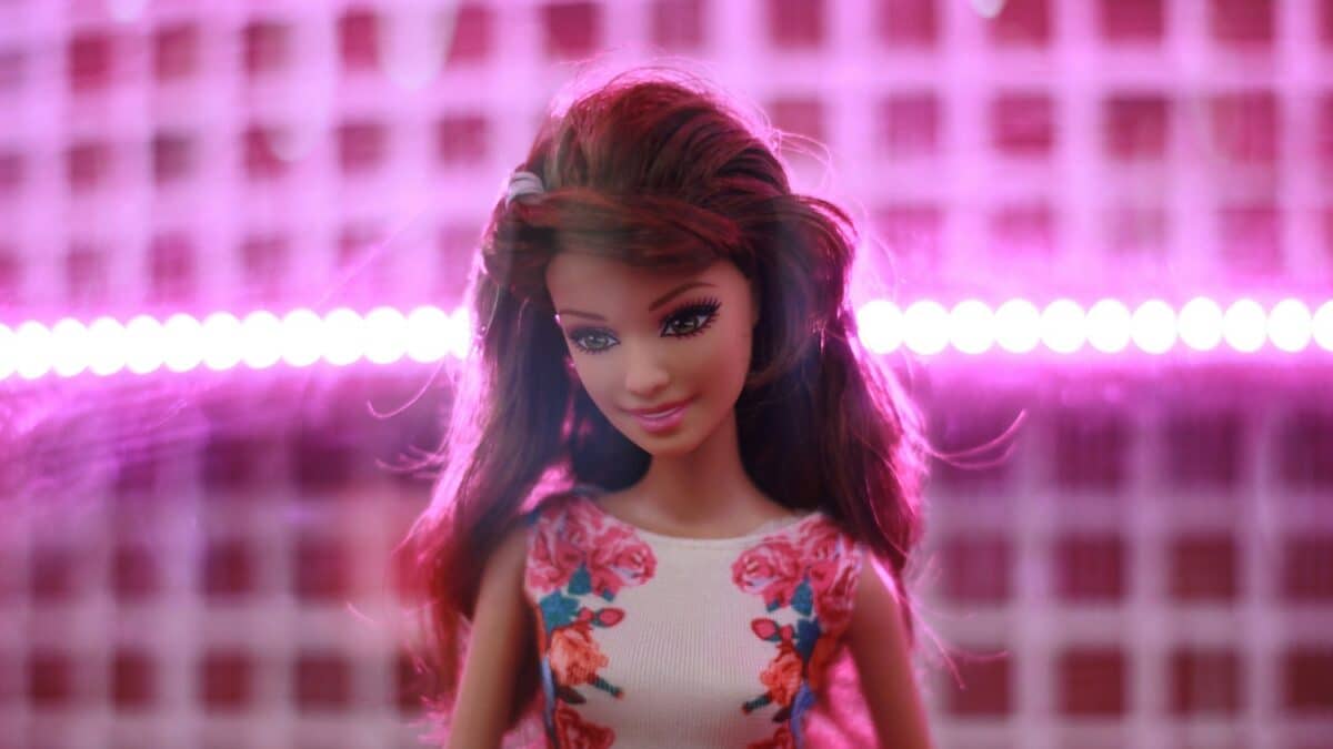 The-Barbie-Merchandise-UK-and-US-Collectors-Adore-1200×675