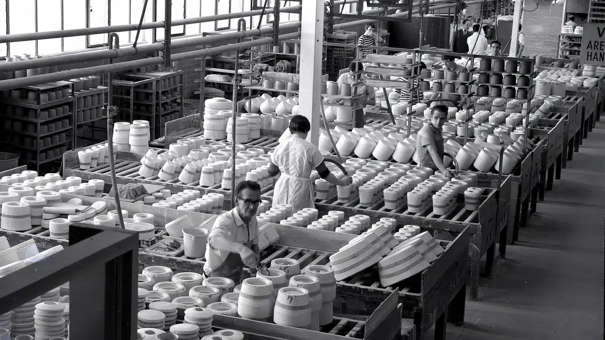What-is-Order-Fulfillment-A-Guide-for-eCommerce-Shops-1200×675