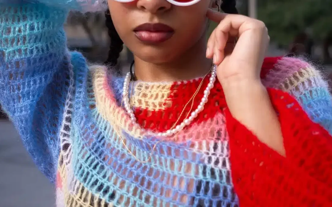 Trendy Y2K Sweaters: Ship to Your Doorstep